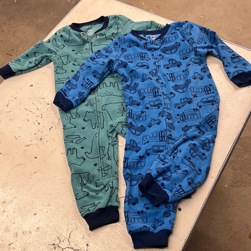 Fleece long sleeve pajamas with open feet, lot of 2